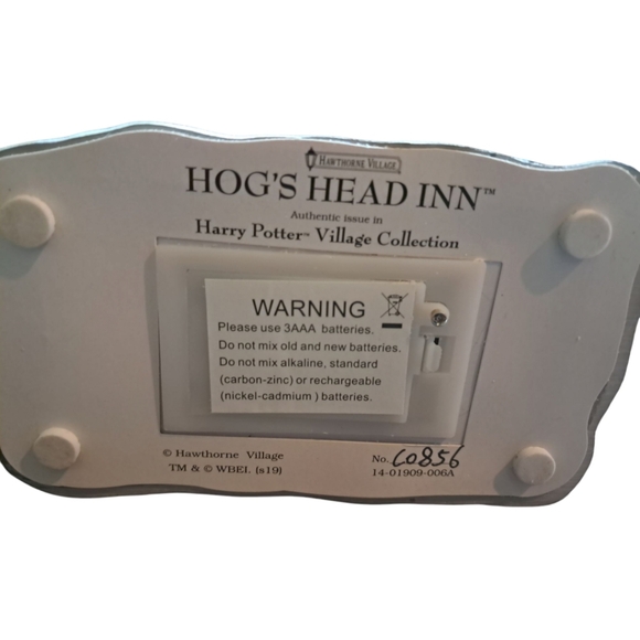 Harry Potter Village Collection Hogs Head Inn & Sleigh - Picture 4 of 6